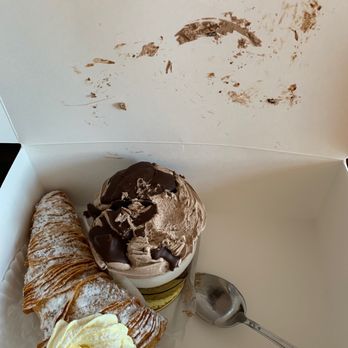 Gerardo's Italian Bakery - I did take a bite of this. But see how top layer of cake is crushed and frosting residue is on the lid of paper box. - Bakeries Near Me - Shrewsbury, Massachusetts Gerardo's Italian Bakery - I did take a bite of this. But see how top layer of cake is crushed and frosting residue is on the lid of paper box. - Bakeries Near Me - Shrewsbury, Massachusetts