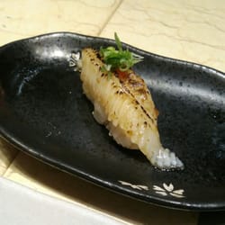 鮨亭 - 左口魚邊壽司