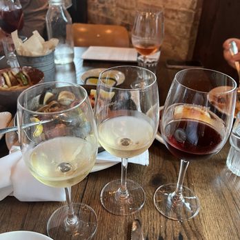 Barcelona Wine Bar - Acid flight - Wine Bars Near Me - Dallas, Texas