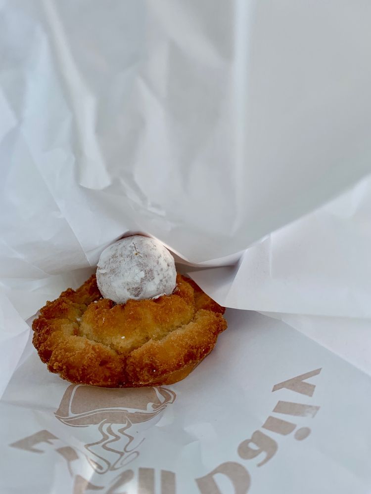 Marie's Donuts