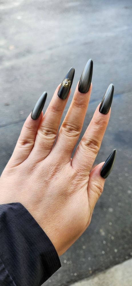 Tulip Nails