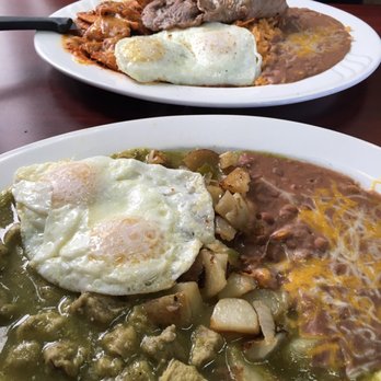 Rey's Little Kitchen - Chilaquiles & Chile verde! - Breakfast & Brunch Near Me - Whittier, California