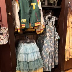Marketplace Co-Op - Disney Centerpiece - December 2022
