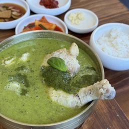 Basil Chicken Gomtang