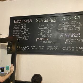 Scoops On 5th - Bakeries Near Me - Mt Dora, Florida