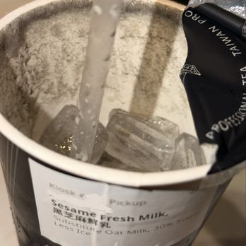 TP Tea - I guess "Less Ice" means not completely filled to the top with ice? - Bubble Tea Near Me - San Jose, California TP Tea - I guess "Less Ice" means not completely filled to the top with ice? - Bubble Tea Near Me - San Jose, California