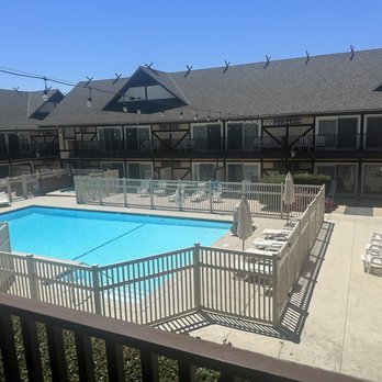 Pea Soup Andersen's Inn - Pool - Hotels Near Me - Buellton, California Pea Soup Andersen's Inn - Pool - Hotels Near Me - Buellton, California