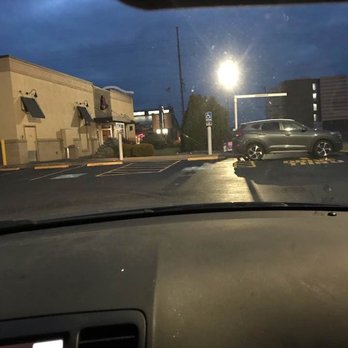 Taco Bell - The employees literally BLOCKED the drive-thru so angry customers they ripped off couldn't come through. - Fast Food Near Me - Sandusky, Ohio Taco Bell - The employees literally BLOCKED the drive-thru so angry customers they ripped off couldn't come through. - Fast Food Near Me - Sandusky, Ohio