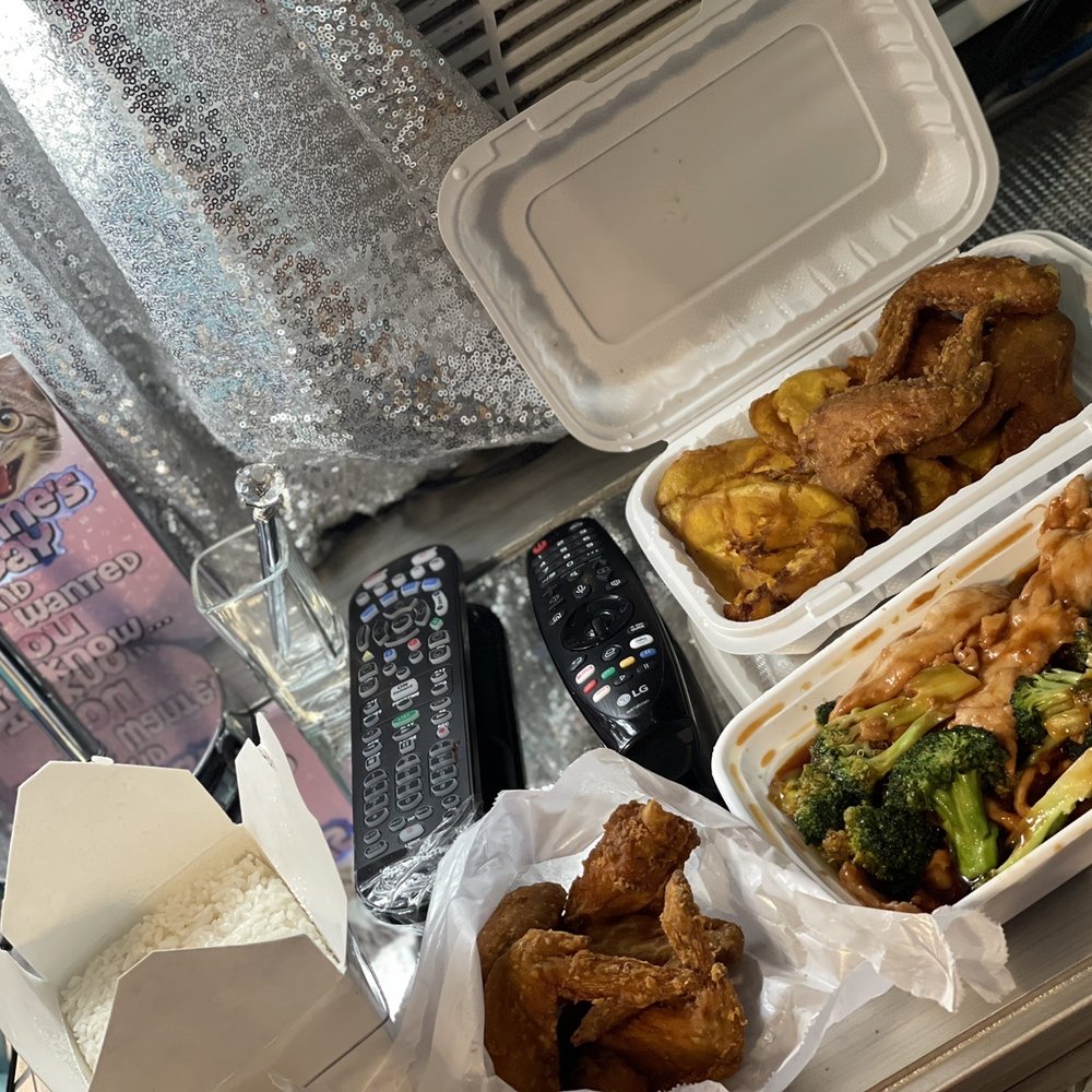 China Gourmet - White rice , fried Chicken wings , chicken broccoli and sauce - Chinese Near Me - Rosedale, New York