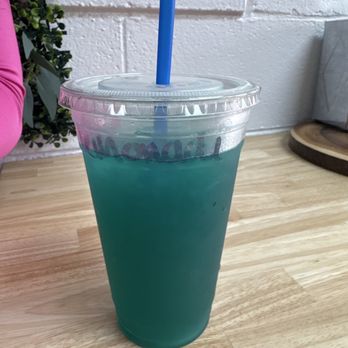 Stems and Steam - Electric Lemonade (24oz) - Cafes Near Me - Rawlins, Wyoming Stems and Steam - Electric Lemonade (24oz) - Cafes Near Me - Rawlins, Wyoming
