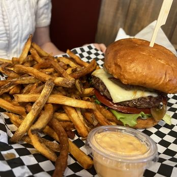 Round Up Burgers - Burgers Near Me - Oakwood, Ontario