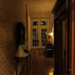 Maison Perrier - Charming hallway to entrance