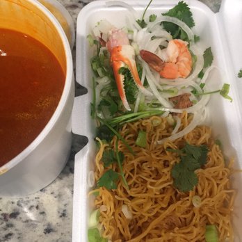 DT Noodle - Seafood #44 large with egg noodles - Vietnamese Near Me - Roseville, California DT Noodle - Seafood #44 large with egg noodles - Vietnamese Near Me - Roseville, California