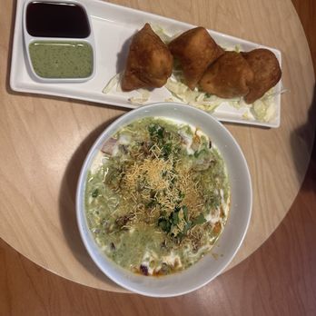 Desi Aroma - Aloo Tikki Chaat and Samosa - Indian Near Me - Rancho Cucamonga, California Desi Aroma - Aloo Tikki Chaat and Samosa - Indian Near Me - Rancho Cucamonga, California