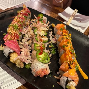 Sake 2 Me Sushi - Crispy garlic, Crispy Yellowtail Roll, salmon lover - Sushi Bars Near Me - Cerritos, California Sake 2 Me Sushi - Crispy garlic, Crispy Yellowtail Roll, salmon lover - Sushi Bars Near Me - Cerritos, California