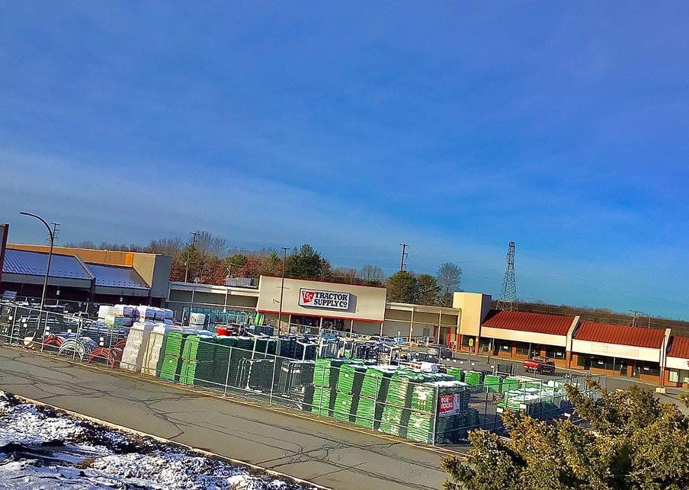 TRACTOR SUPPLY Updated September 2024 216 Susquehanna Blvd, West