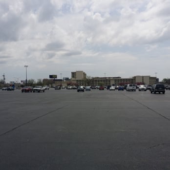 Wolff's Flea Market - Plenty of parking - Flea Markets Near Me - Rosemont, Illinois Wolff's Flea Market - Plenty of parking - Flea Markets Near Me - Rosemont, Illinois