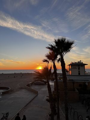 Hermosa Beach Pier by null