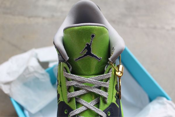 Silhouette Sneakers & Art by null