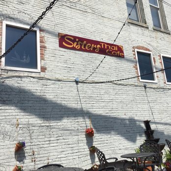 Sisters Thai Cafe - Thai Near Me - Rockford, Illinois