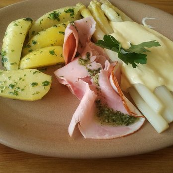 Brot und Wein - Spargel mit Schinken und Petersilienkartoffeln und Sauce Hollondaise - Polish Near Me - Nauen, BB Brot und Wein - Spargel mit Schinken und Petersilienkartoffeln und Sauce Hollondaise - Polish Near Me - Nauen, BB