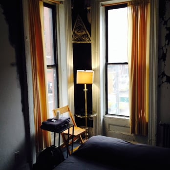 Carlton Arms Hotel - Corner room - Hostels Near Me - New York, New York Carlton Arms Hotel - Corner room - Hostels Near Me - New York, New York