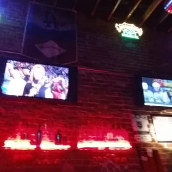 Mal's Bar - Bars Near Me - Los Angeles, California
