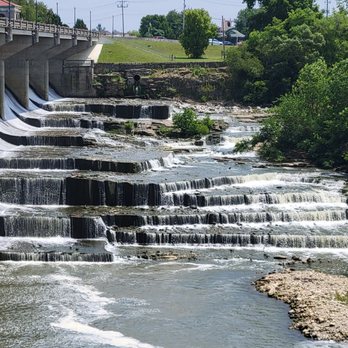 Glick Park & Overlook - Waterfall area - Parks Near Me - Powell, Ohio