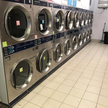 Super Laundromat - Good dryers operate 6 min per quarter！Few quarters can dry whole load rapidly！！！ - Laundromat Near Me - Brooklyn, New York