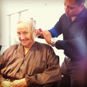 J Salon - My tutu with hairstylist Melvin - Hair Salons Near Me - Honolulu, Hawaii