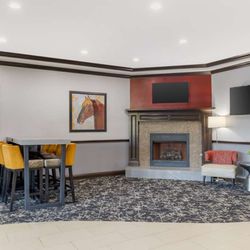 Best Western Carthage Inn & Suites - Lobby
