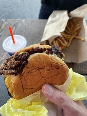 MidCity SmashedBurger @ Level Beer: Level 3 Buckman Kerns by null