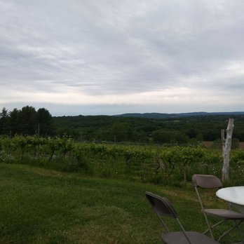 Gouveia Vineyards - Wineries Near Me - Wallingford, Connecticut