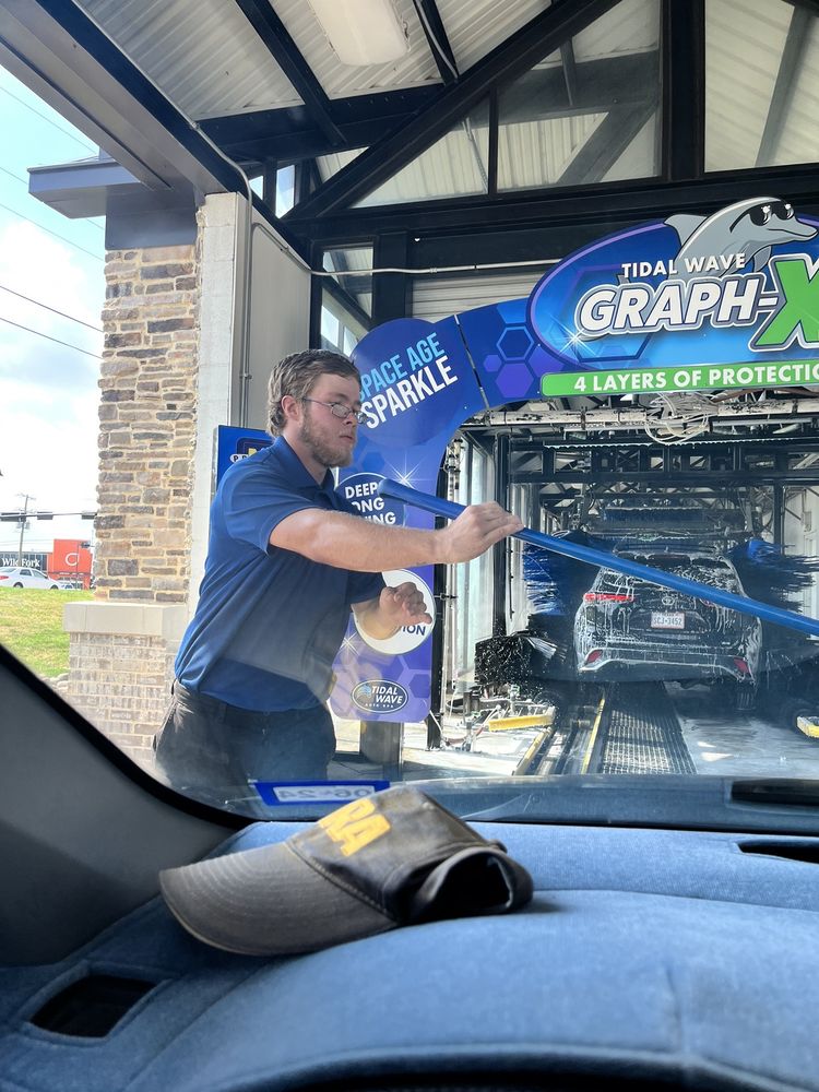 TIDAL WAVE CAR WASH 17 Photos 8616 Davis Blvd N, North Richland