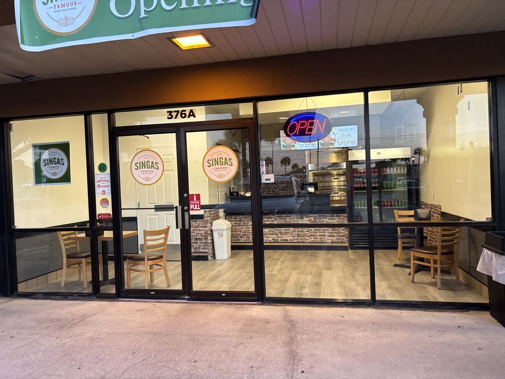 SINGAS FAMOUS PIZZA Updated October 2024 13 Photos 376A West
