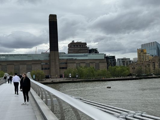 Millennium Bridge by null
