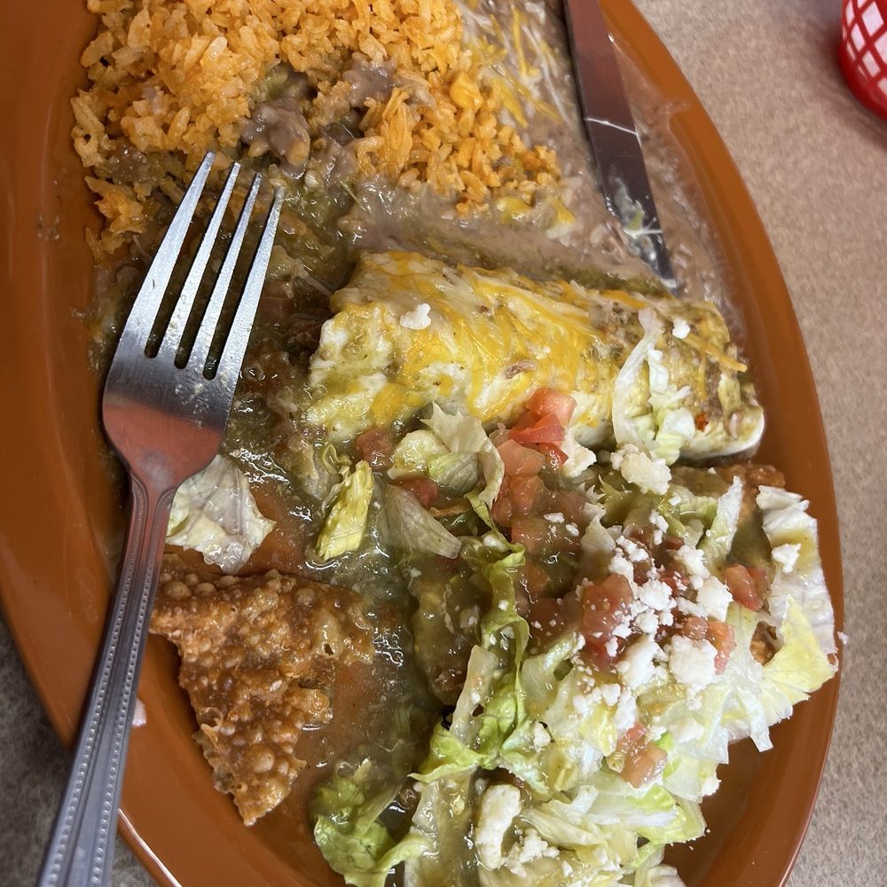 Mi Lindo Jalisco - The medium combo with mini pork burrito and crispy Crispy relleno - Mexican Near Me - Vernal, Utah Mi Lindo Jalisco - The medium combo with mini pork burrito and crispy Crispy relleno - Mexican Near Me - Vernal, Utah