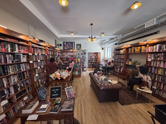 Liz's Book Bar by null