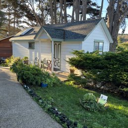 Surf Song cottage at Elk Cove Inn and Spa Surf Song cottage at Elk Cove Inn and Spa
