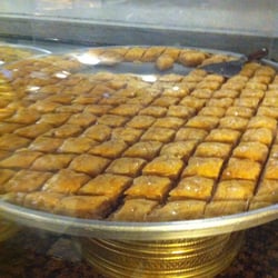 Shefco Baklawa Cafe - I'll have that piece in the middle thanks!