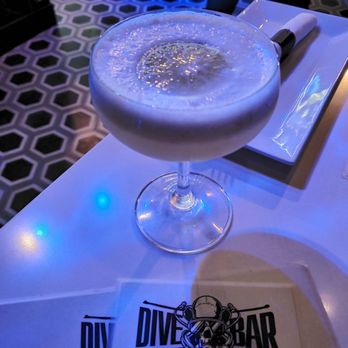 Dive Bar LIC - Skinny Dipper and Monday night football - Dive Bars Near Me - Astoria, New York