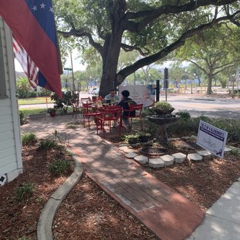 Susana's Cafe - Outside sitting - Cafes Near Me - Kissimmee, Florida