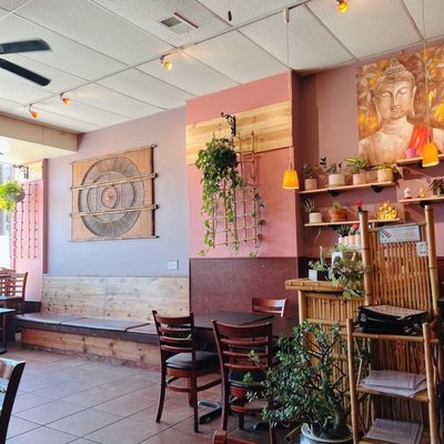 Sriracha Thai Cuisine by null