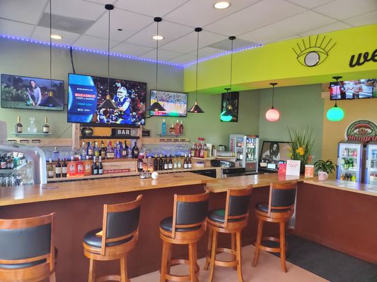 Hungry Eyes Jamacian Restaurant and Bar by null