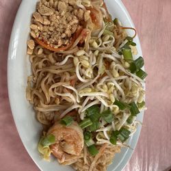 Pad thai with shrimp.