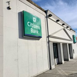 Citizens Bank - Front entrance