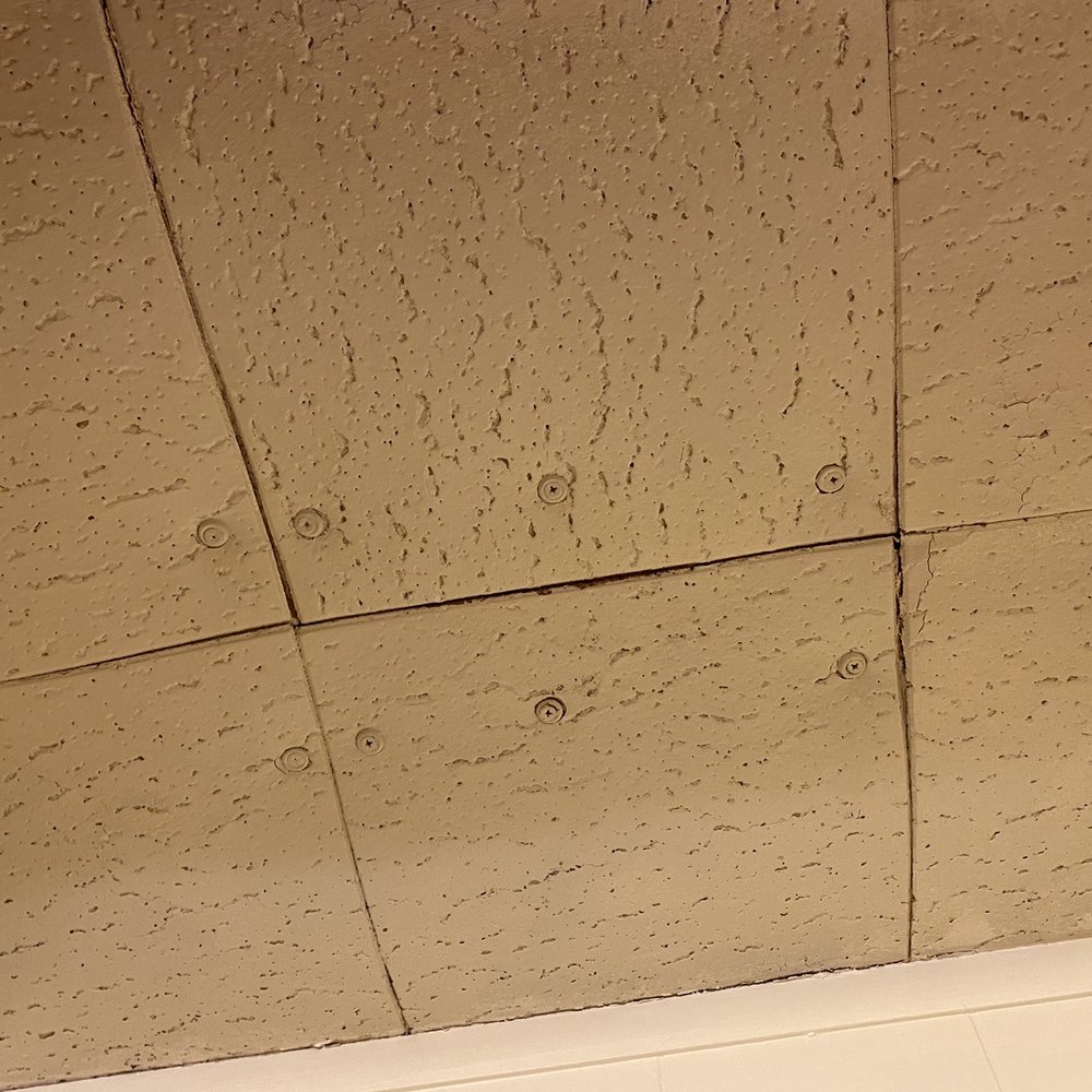 Anchor Lodge - Cieling tiles coming off. - Hotels Near Me - Fort Bragg, California Anchor Lodge - Cieling tiles coming off. - Hotels Near Me - Fort Bragg, California