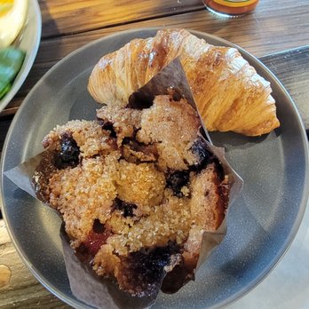 PublicUs - Fruit muffin & croissant - Coffee & Tea Near Me - Las Vegas, Nevada PublicUs - Fruit muffin & croissant - Coffee & Tea Near Me - Las Vegas, Nevada