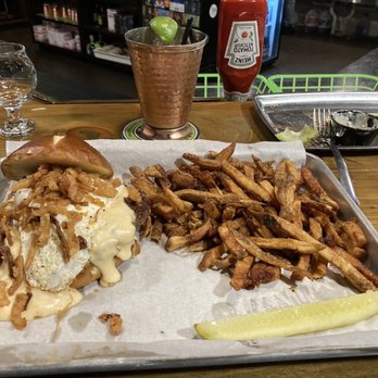 7 Hills Brewing - 7 Hills burger - Breweries Near Me - Dubuque, Iowa 7 Hills Brewing - 7 Hills burger - Breweries Near Me - Dubuque, Iowa