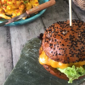 Bonita - Aloha burger and vegan special - Burgers Near Me - Tulum, ROO Bonita - Aloha burger and vegan special - Burgers Near Me - Tulum, ROO